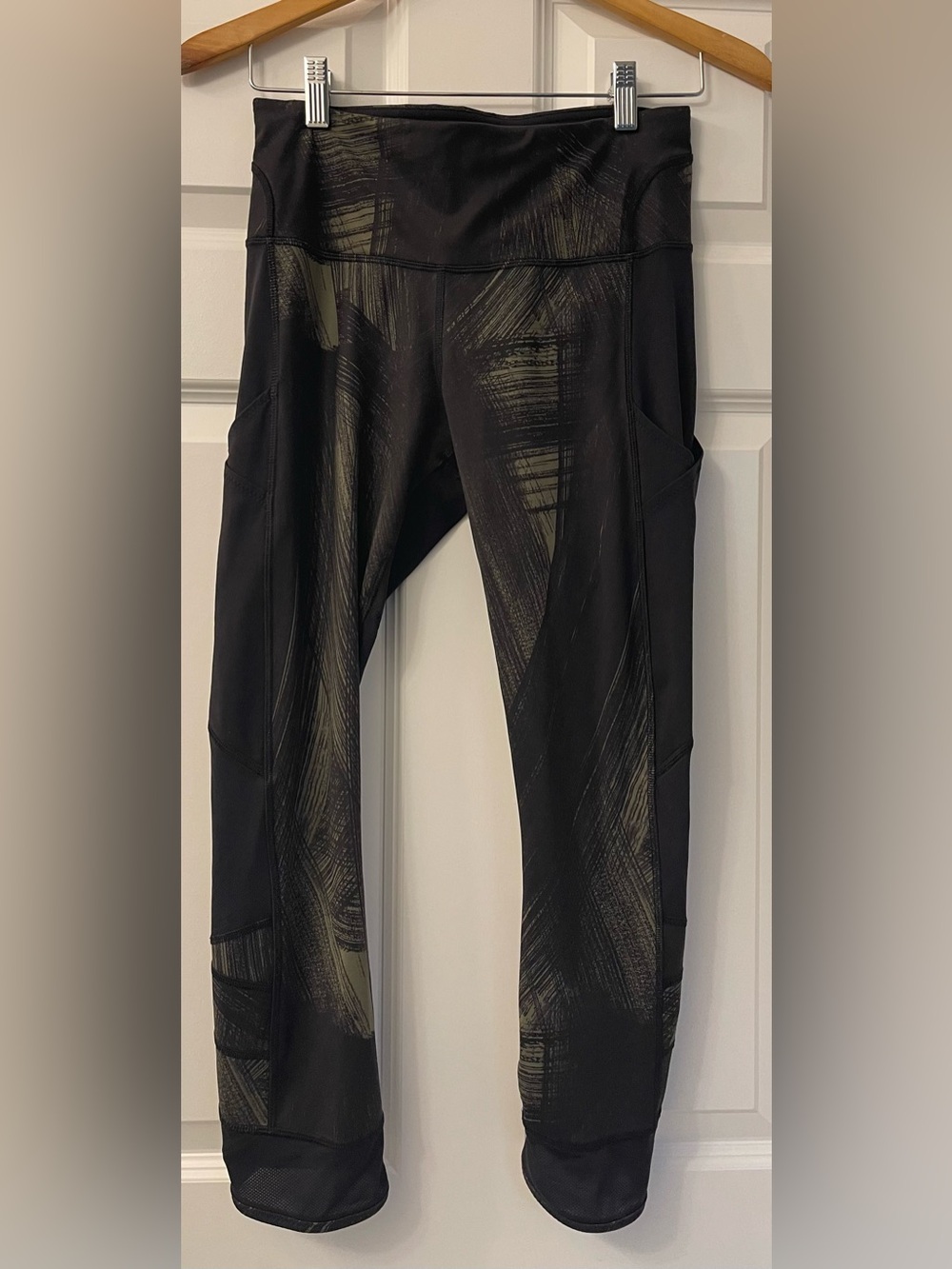 Lululemon leggings - size 6